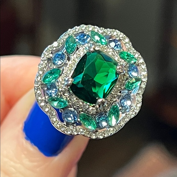 Estate Jewelry - Colorful Sparkly Emerald Green Sapphire CZ Cluster Halo Cocktail Flashy Ring